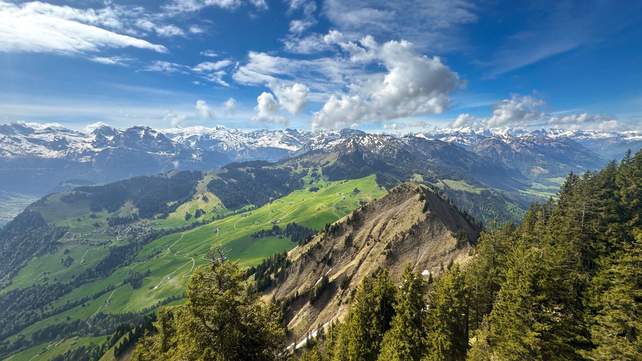 Panorama vom Stanserhorn über die Bergwelt der Zentralschweiz